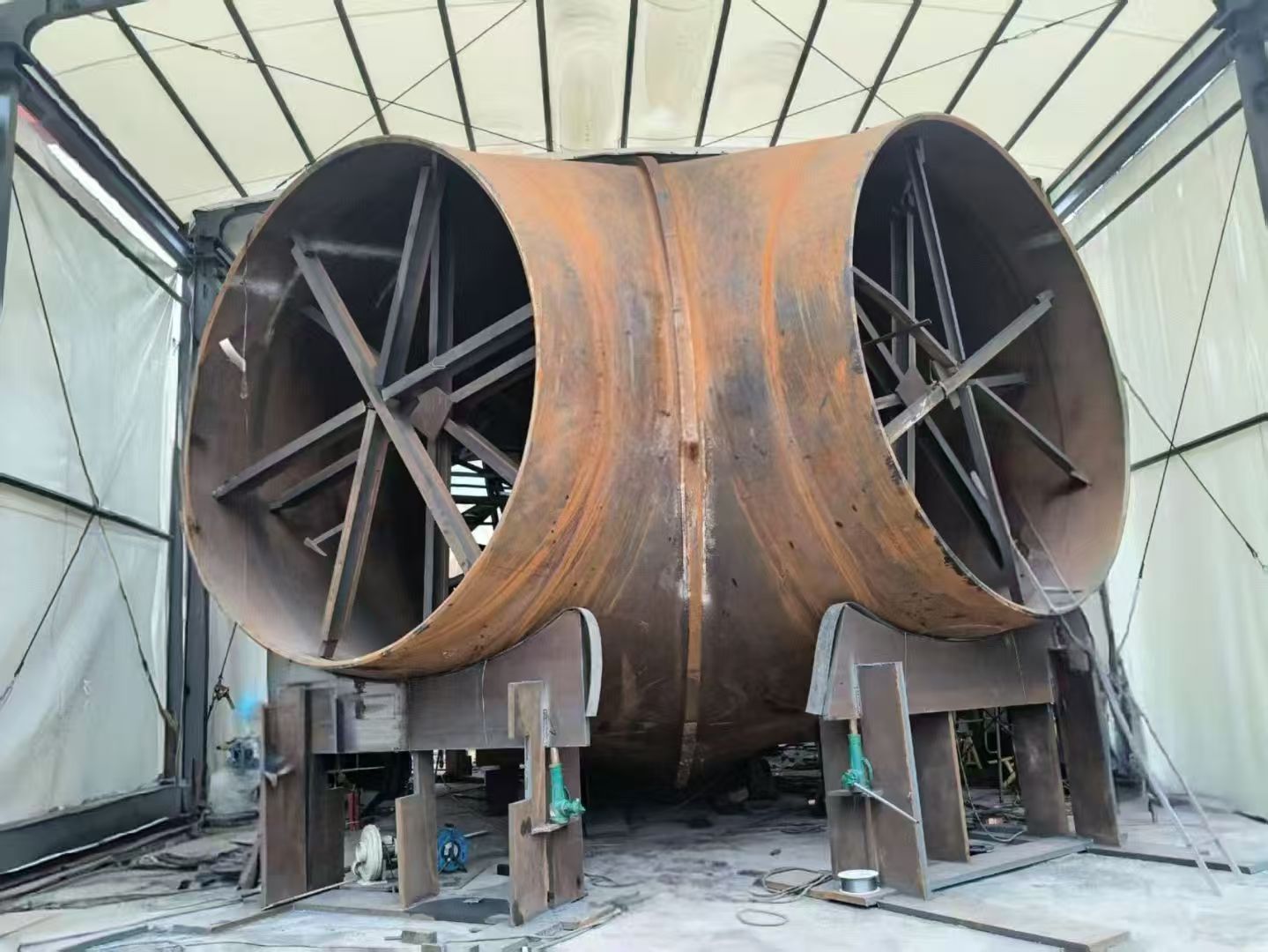 罗田平坦原平坦原岔管及月牙板制作现场图片 图2