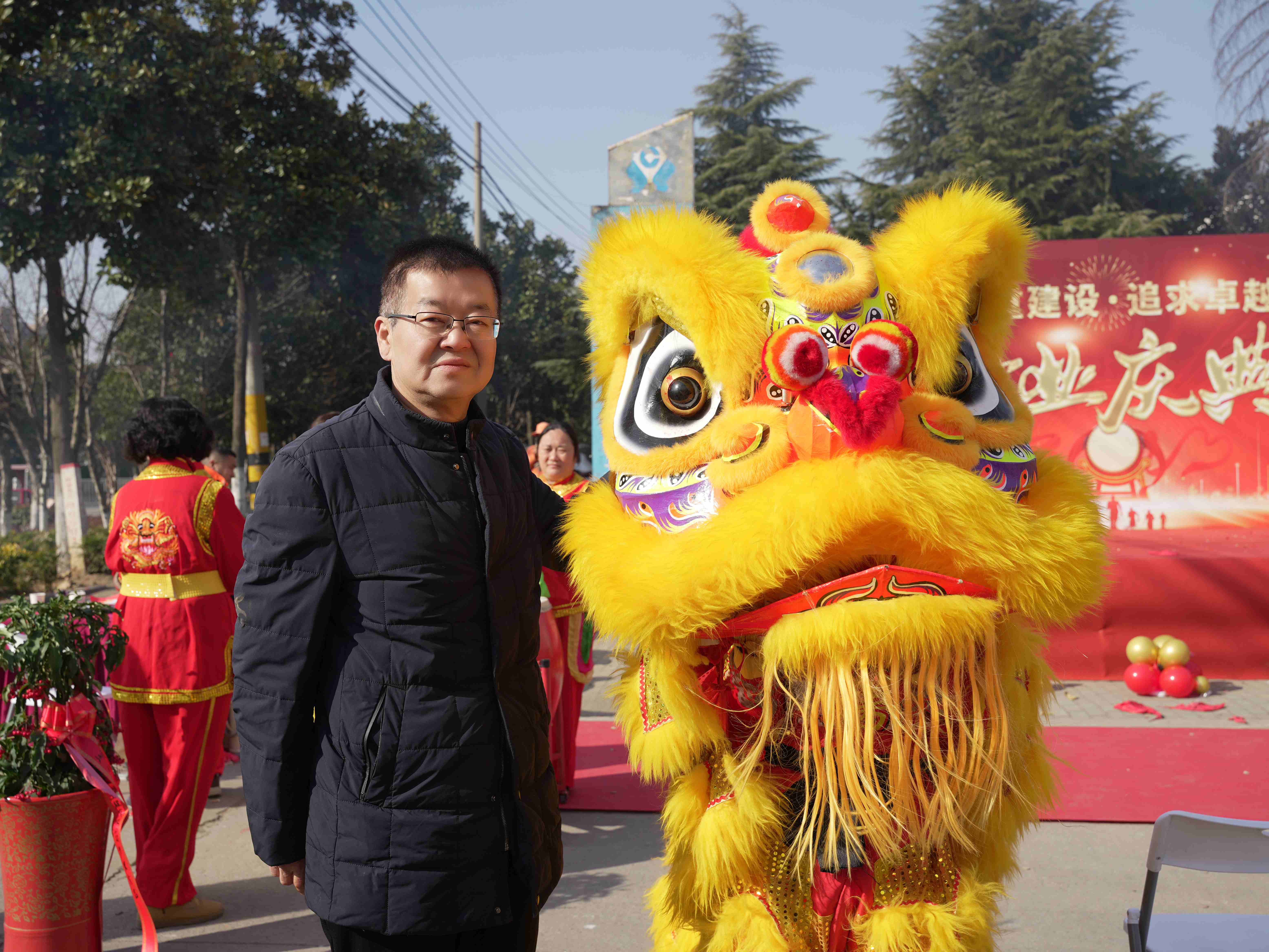 鄂重建设新年开业仪式现场 16