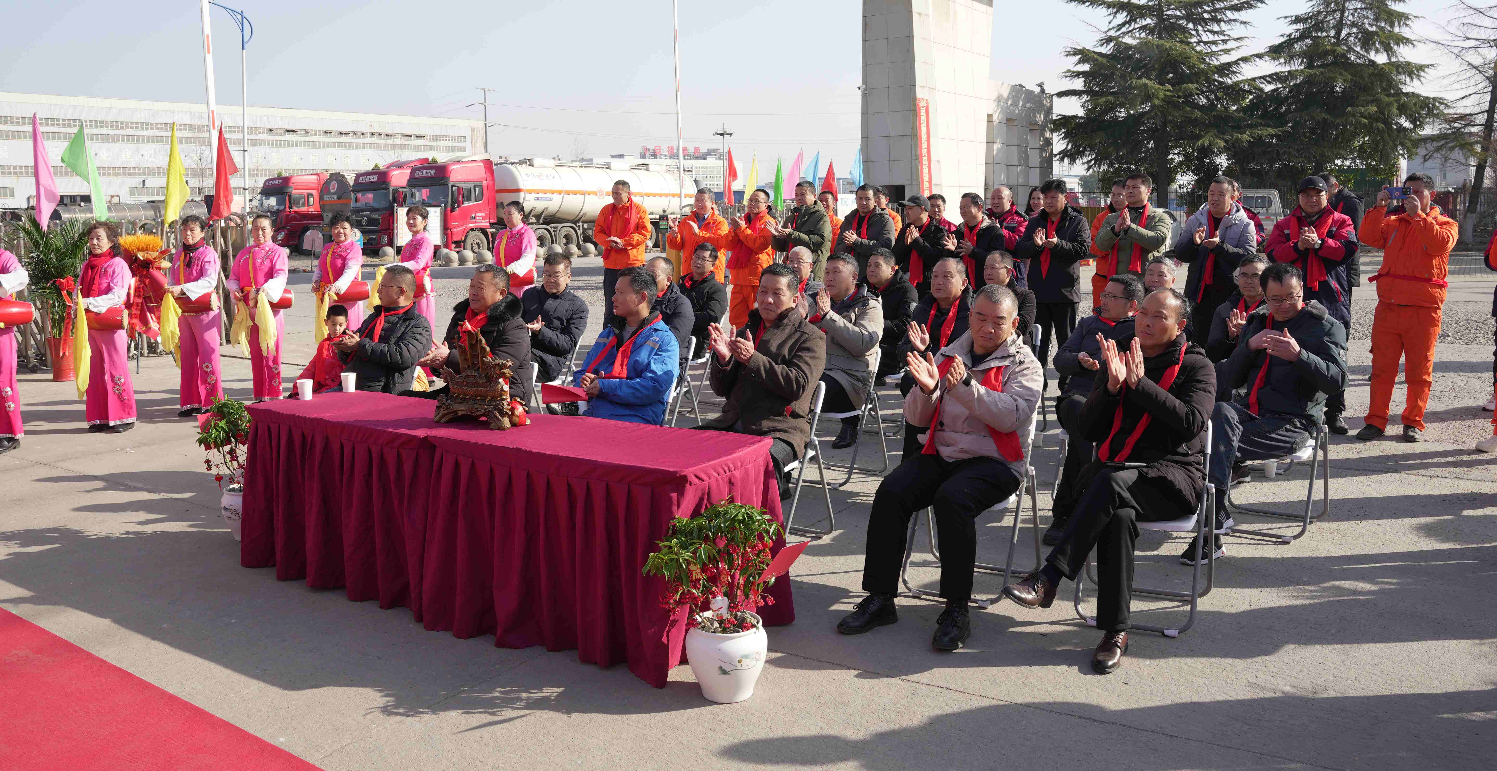 鄂重建设新年开业仪式现场 8